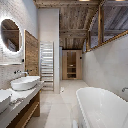 Neuf Proche Pistes, 4 Avec Sauna Et Cheminee - Fr-1-562-63 * Courchevel